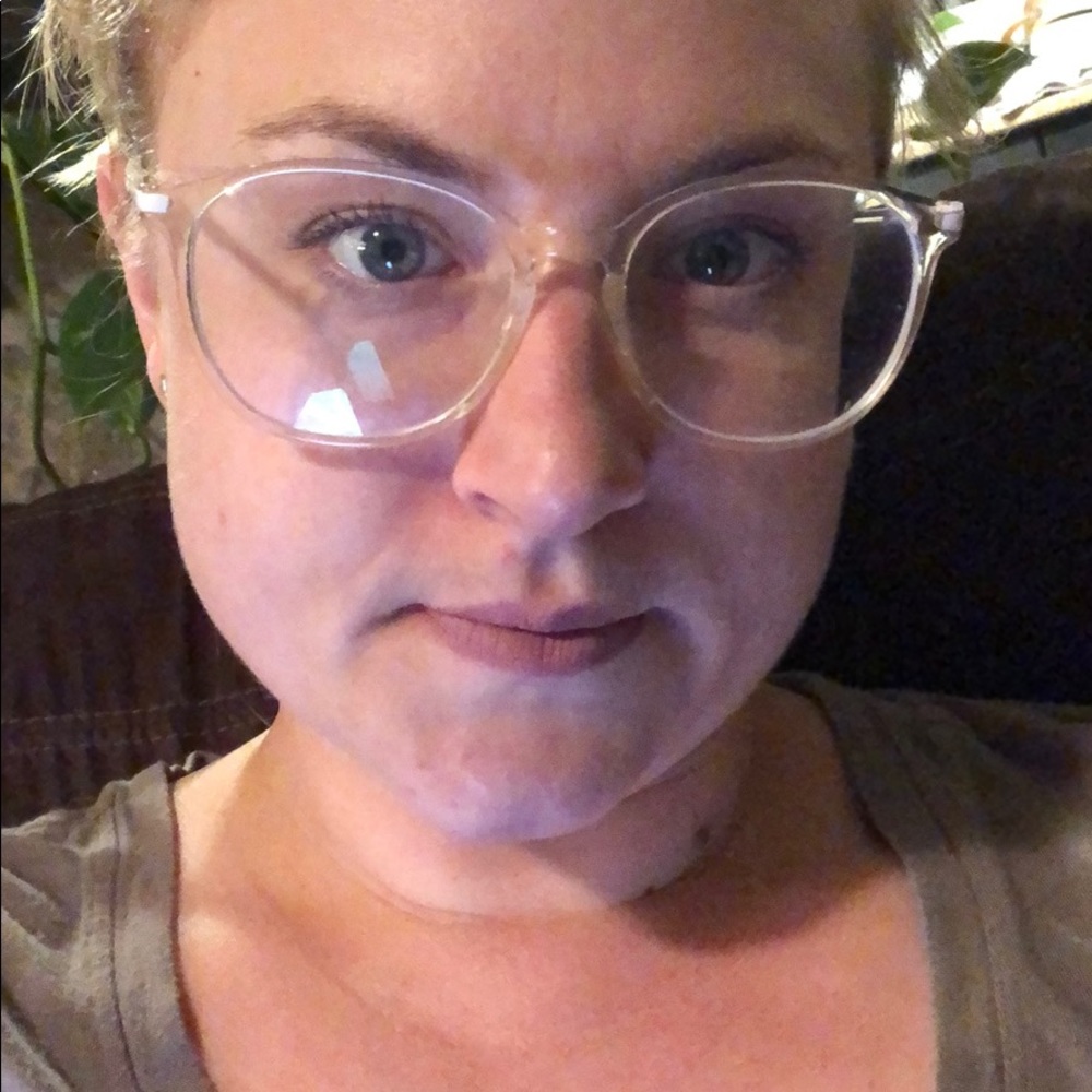 Meet your Posher, Missy
